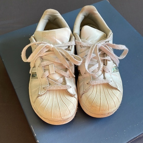 Adidas Superstar Iridescent Holographic White Size 1 - Picture 2 of 10